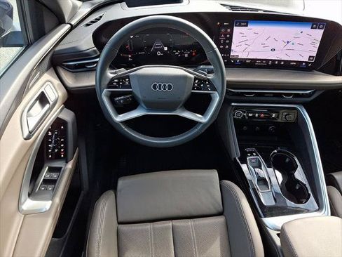 Used 2025 Audi Q5 Premium Plus w/ Premium Plus AWD/4WD image 11