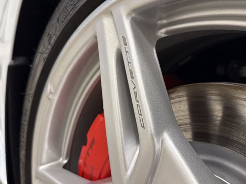 Used 2024 Chevrolet Corvette Stingray Premium Cpe w/ Z51 Performance Package image 32