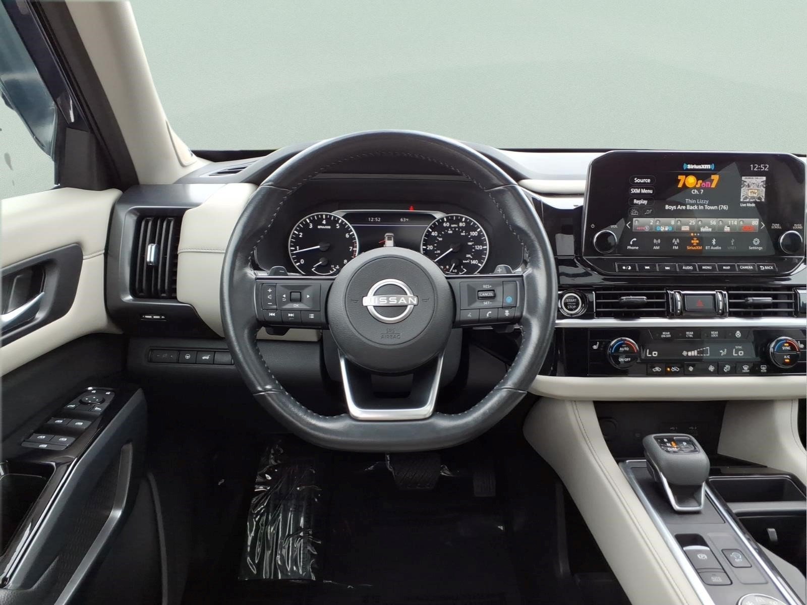 Used 2023 Nissan Pathfinder SL w/ SL Premium Package AWD/4WD image 14