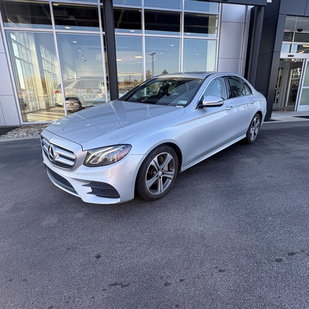 Used 2017 Mercedes-Benz E 300 4MATIC image 2