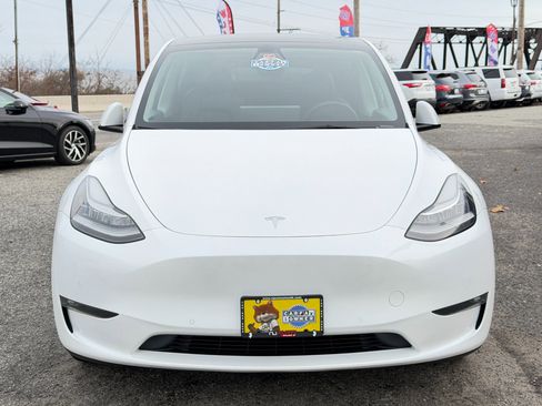 Used 2022 Tesla Model Y Long Range image 10