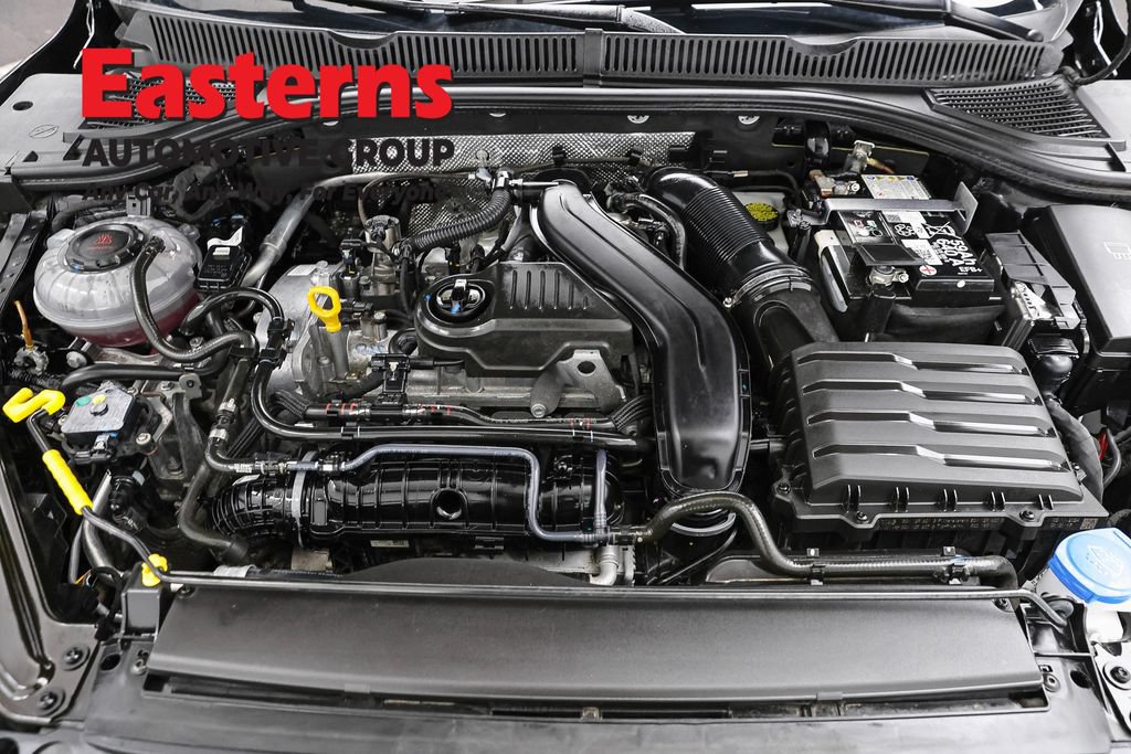 Used 2025 Volkswagen Jetta SE FWD image 8