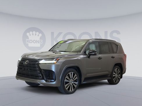 Used 2023 Lexus LX 600 4WD w/ Appearance Package image 5