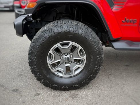 Used 2022 Jeep Gladiator Sport image 18