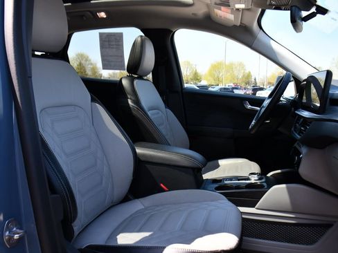 Used 2023 Ford Escape Platinum w/ Premium Technology Package AWD/4WD image 16