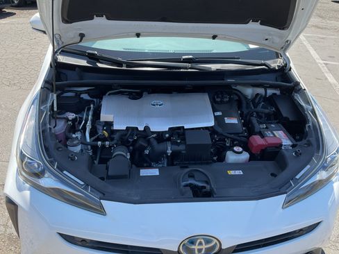 Used 2022 Toyota Prius LE FWD image 22