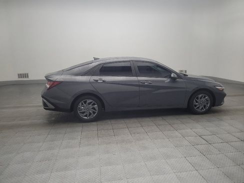 Used 2024 Hyundai Elantra SEL FWD image 10