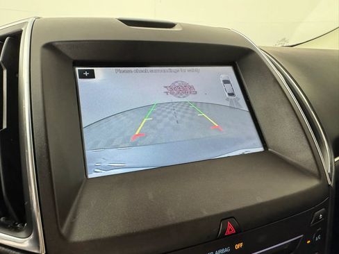 Used 2018 Ford Edge Titanium w/ Ford Safe & Smart Package FWD image 18