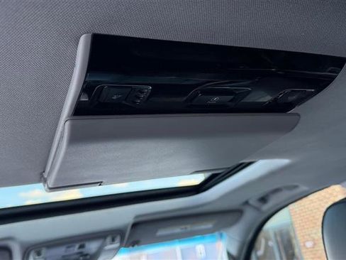 Used 2015 GMC Yukon XL Denali w/ Premium Package image 27