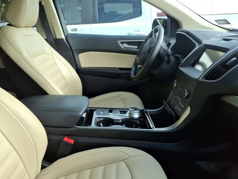 Used 2020 Ford Edge SEL w/ Convenience Package FWD image 9