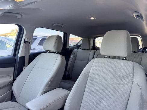 Used 2017 Ford Escape SE FWD image 41