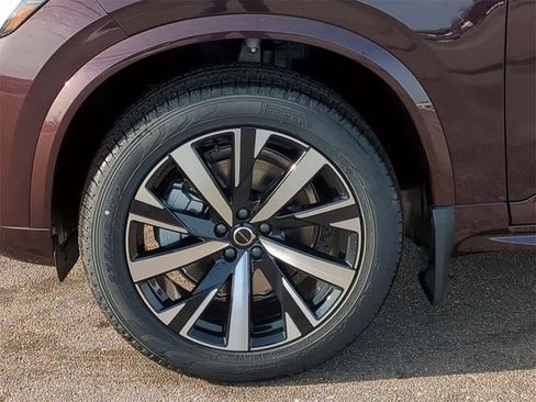 New 2026 Volvo XC90 B5 Core w/ Protection Package Premier image 13