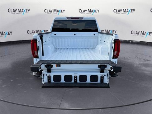 Used 2025 GMC Sierra 1500 SLT image 16