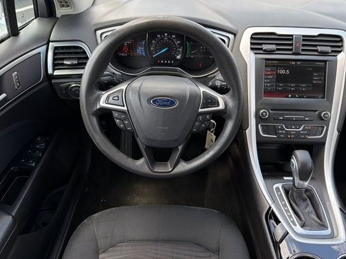 Used 2016 Ford Fusion SE FWD image 15
