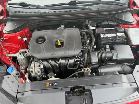 Used 2020 Hyundai Elantra SE image 25