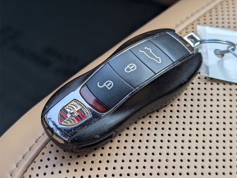 Used 2018 Porsche Macan image 23