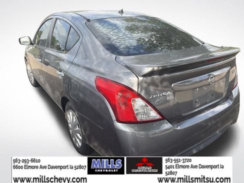 Used 2018 Nissan Versa SV FWD image 4