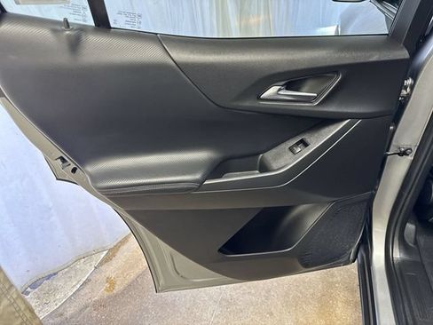 Certified 2025 Chevrolet Equinox LT FWD image 23