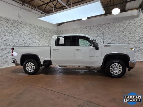 Used 2022 Chevrolet Silverado 2500 LTZ w/ LTZ Convenience Package image 9