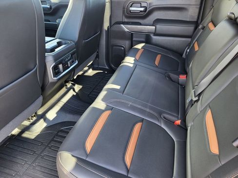 Used 2020 GMC Sierra 1500 AT4 w/ Off-Road Performance Package image 22