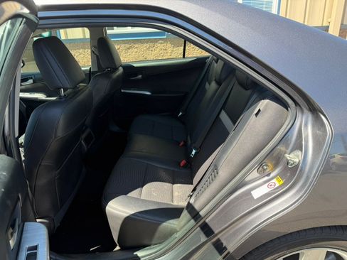Used 2014 Toyota Camry SE w/ Moonroof Package FWD image 17