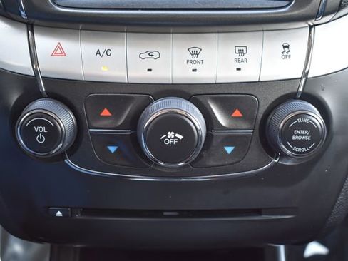 Used 2016 Dodge Journey SXT w/ Comfort/Convenience Group image 25