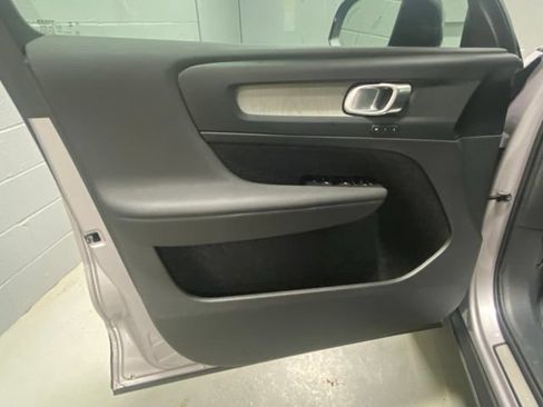Used 2026 Volvo XC40 B5 Plus AWD/4WD image 7