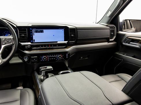 Used 2024 Chevrolet Silverado 1500 LT AWD/4WD image 37
