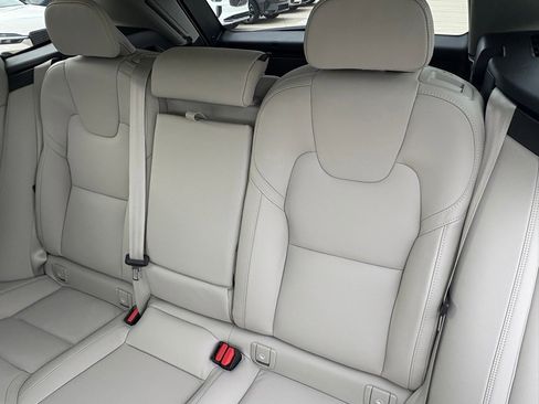 New 2026 Volvo XC60 B5 Ultra w/ Protection Package Premier AWD/4WD image 24