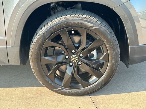 Used 2023 Volkswagen Taos SE image 10