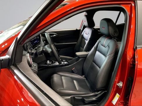 Used 2024 Chevrolet Trax RS FWD image 25