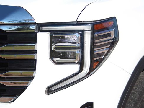Used 2025 GMC Sierra 1500 SLT w/ SLT Premium Package AWD/4WD image 6