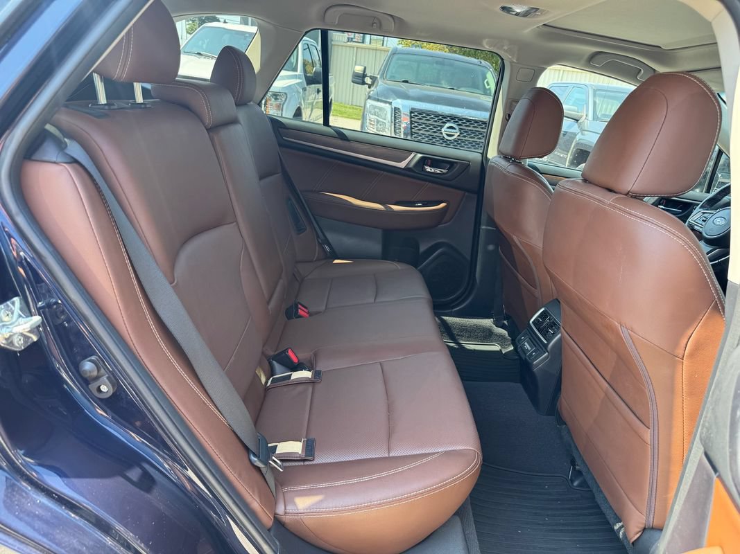 Used 2018 Subaru Outback 2.5i Touring AWD/4WD image 14