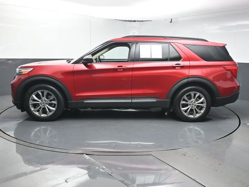 Used 2021 Ford Explorer XLT w/ Equipment Group 202A image 5