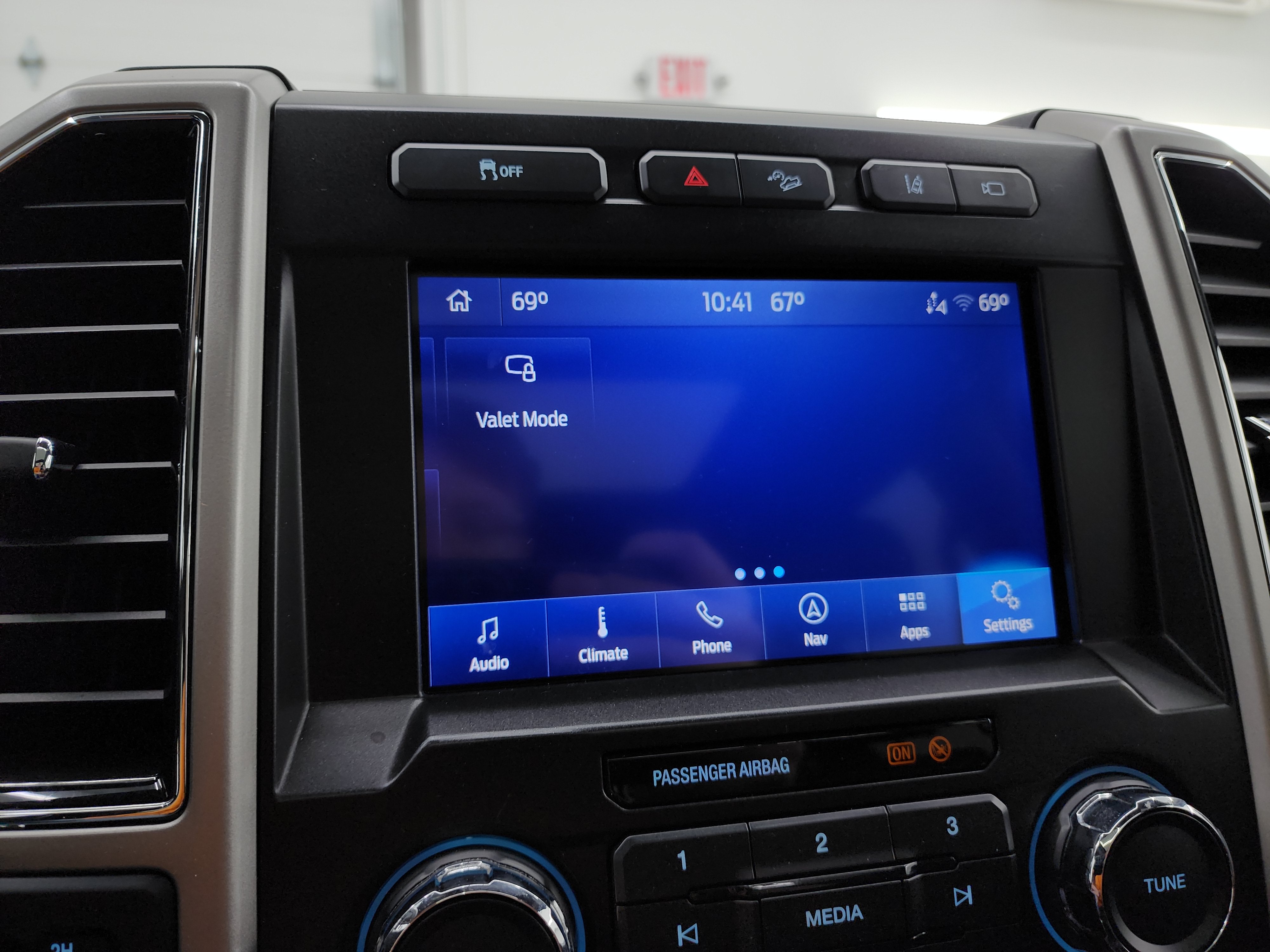 Used 2021 Ford F350 Lariat w/ Lariat Ultimate Package AWD/4WD image 63