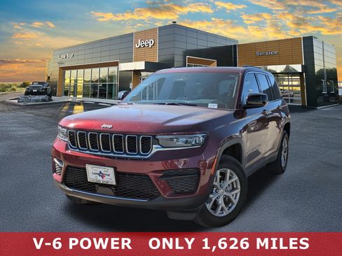 Used 2025 Jeep Grand Cherokee Laredo X RWD image 1
