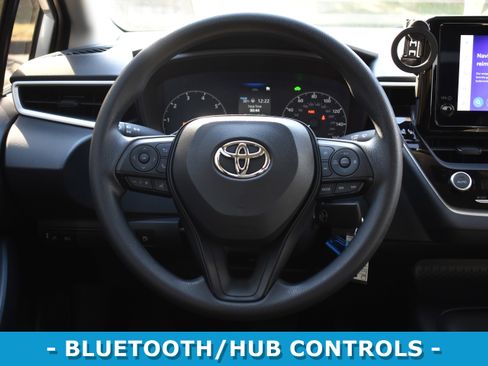 Used 2025 Toyota Corolla LE image 11