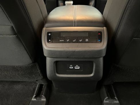 Used 2024 Nissan Pathfinder SV FWD image 24