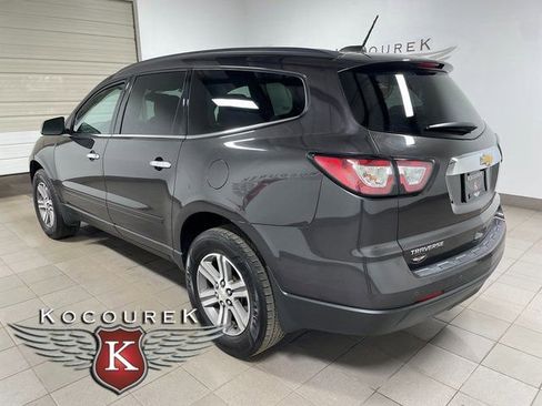 Used 2017 Chevrolet Traverse LT image 4