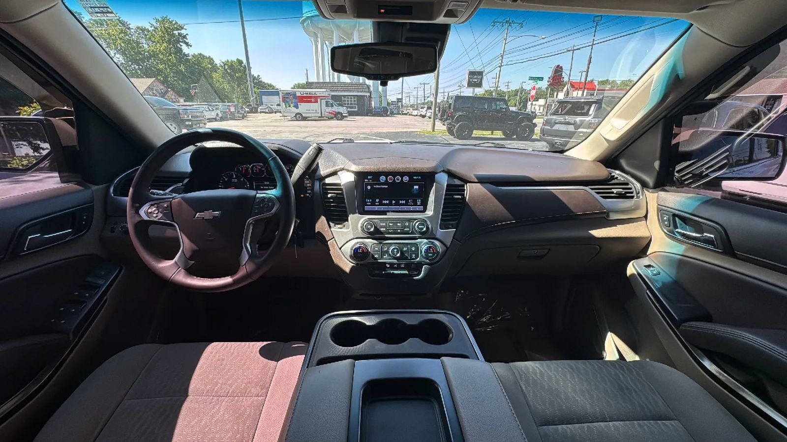 Used 2017 Chevrolet Suburban LS w/ Enhanced Driver Alert Package RWD image 9