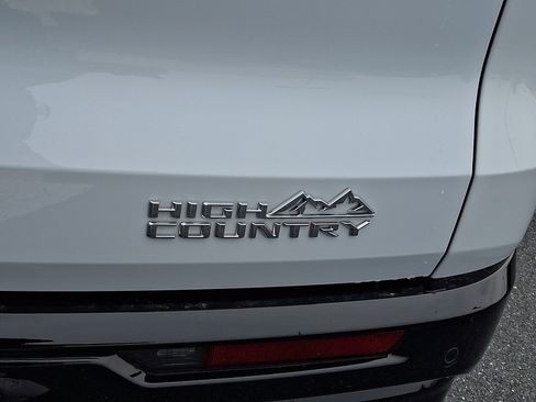 Used 2026 Chevrolet Traverse High Country AWD/4WD image 33