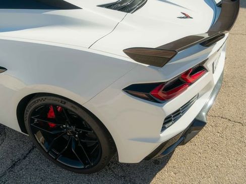 Used 2025 Chevrolet Corvette Z06 w/ Z07 Performance Package image 37