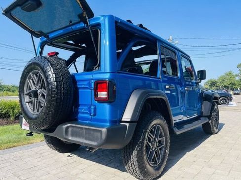 Used 2026 Jeep Wrangler Unlimited Sport AWD/4WD image 5