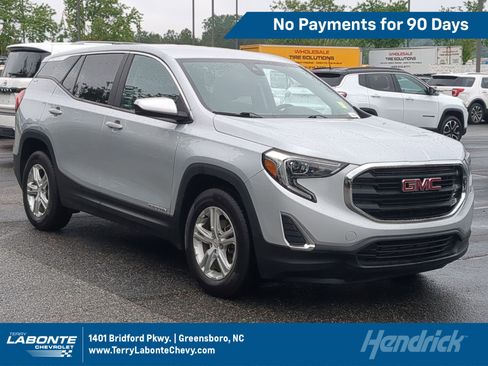 Used 2021 GMC Terrain SLE FWD image 1