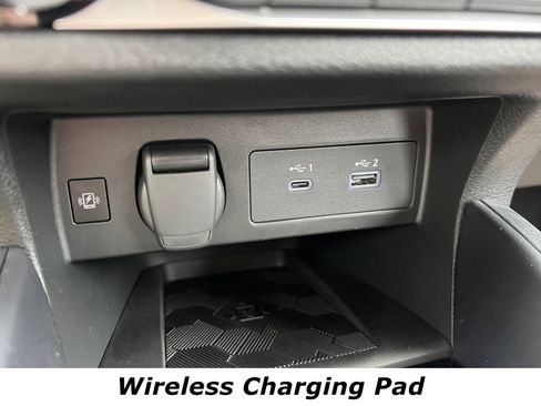 Used 2025 Nissan Versa SR w/ Trunk Package image 11