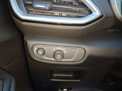 Used 2021 Chevrolet TrailBlazer LS image 18