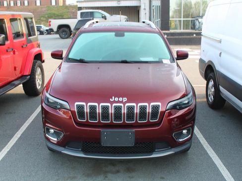 Used 2019 Jeep Cherokee Limited image 2