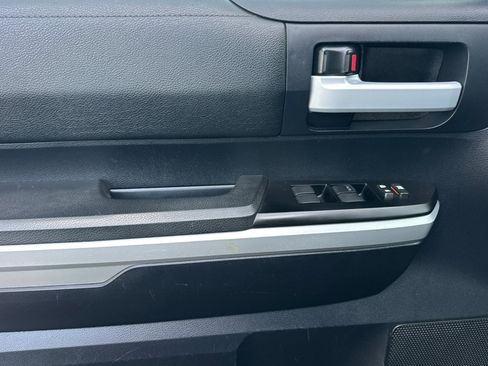 Used 2014 Toyota Tundra SR5 w/ SR5 Upgrade Package image 11