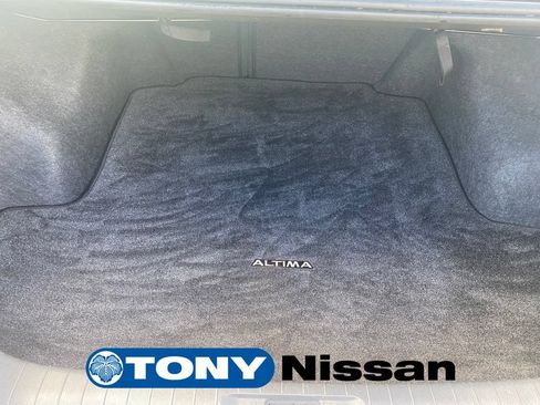 Used 2014 Nissan Altima 2.5 SV w/ Convenience Package FWD image 11