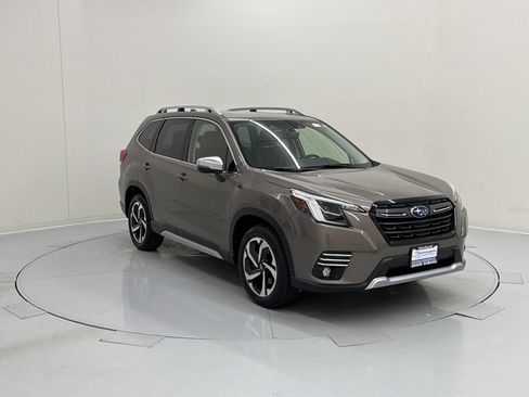 Used 2023 Subaru Forester Touring image 8